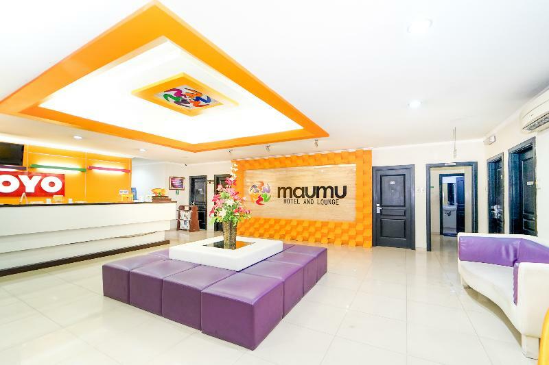 Oyo 235 Maumu Hotel & Lounge Сурабая Екстериор снимка