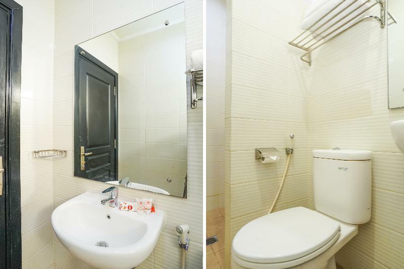 Oyo 235 Maumu Hotel & Lounge Сурабая Екстериор снимка